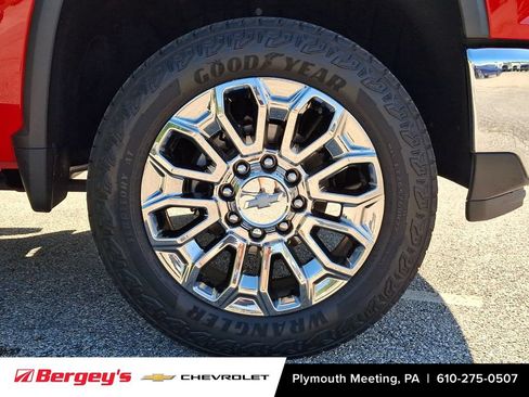 Used 2026 Chevrolet Silverado 2500 LT w/ Leather Package AWD/4WD image 10