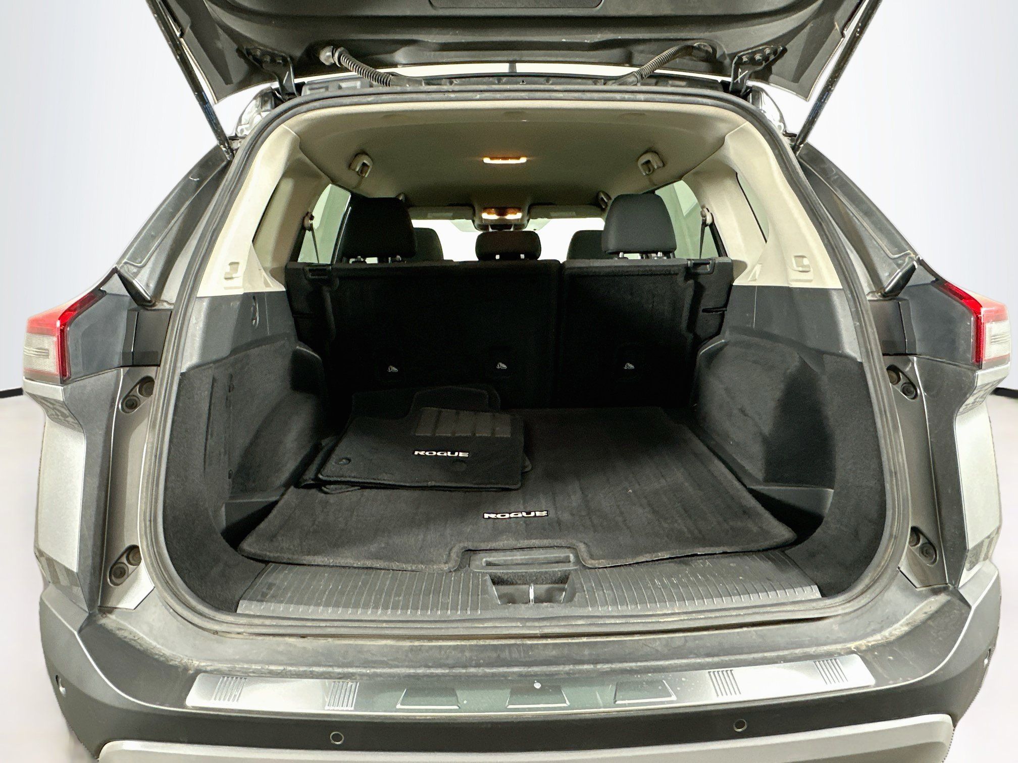 Used 2021 Nissan Rogue SV FWD image 28