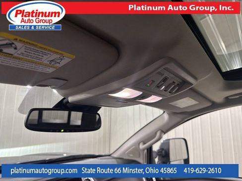 Used 2021 Nissan Titan SL w/ Moonroof Package image 23