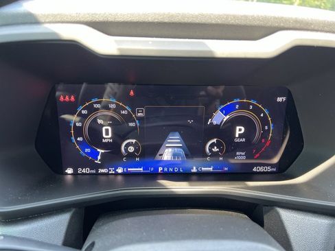 Used 2025 Chevrolet Colorado Trail Boss AWD/4WD image 12