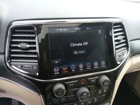 Used 2021 Jeep Grand Cherokee Limited image 21