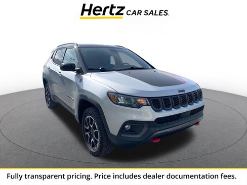 Used 2025 Jeep Compass Trailhawk AWD/4WD image 1