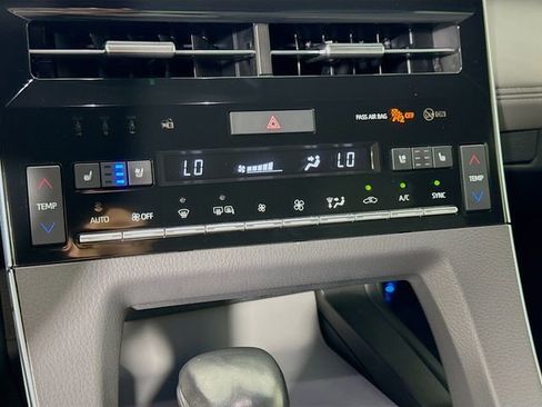 Certified 2020 Toyota Avalon Touring w/ Advanced Safety Package FWD image 16