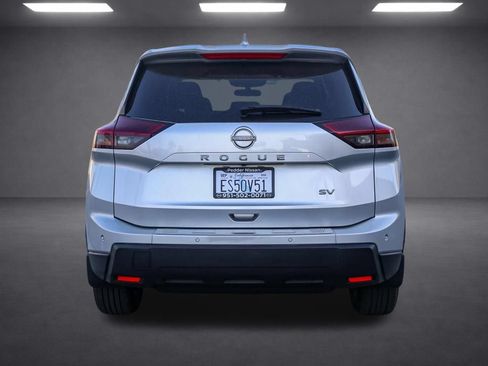Used 2024 Nissan Rogue SV FWD image 5