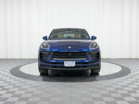 Certified 2022 Porsche Macan image 10