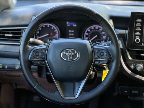 Used 2022 Toyota Camry SE FWD image 31