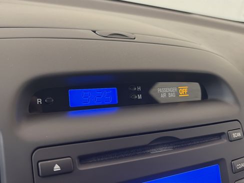 Used 2010 Hyundai Elantra GLS FWD image 15