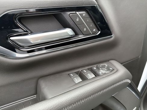 New 2026 GMC Yukon XL Denali w/ Denali Reserve Package AWD/4WD image 12