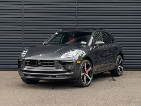 Certified 2024 Porsche Macan S AWD/4WD image 1
