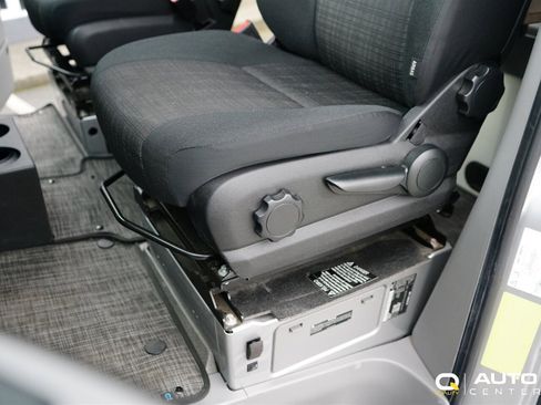 Used 2018 Mercedes-Benz Sprinter 2500 image 30