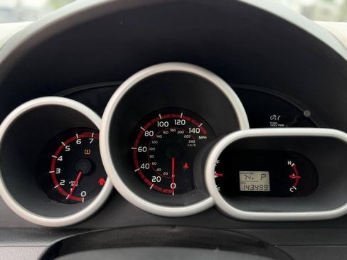Used 2009 Toyota Matrix S FWD image 18