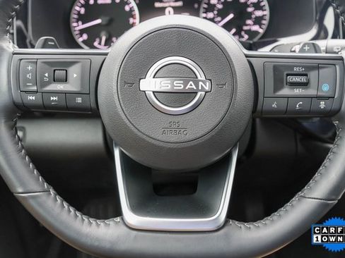 Used 2025 Nissan Pathfinder SV image 29