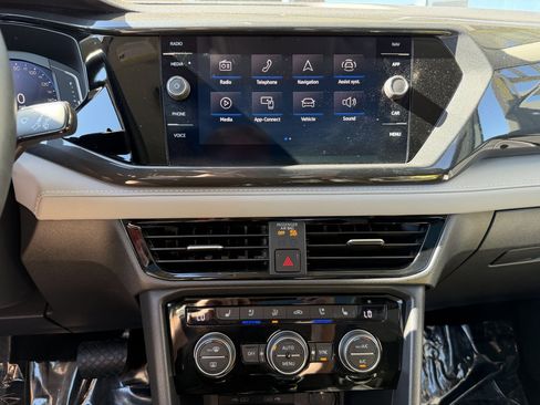 Used 2022 Volkswagen Taos SEL w/ Panoramic Sunroof Package image 20