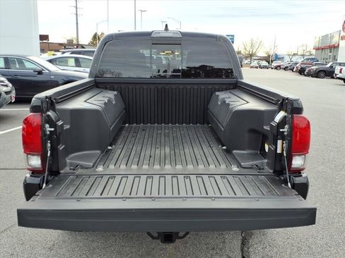 Used 2022 Toyota Tacoma SR5 image 15