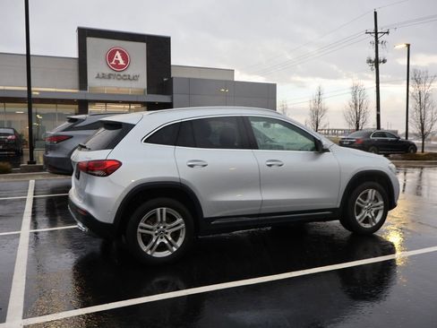 Used 2021 Mercedes-Benz GLA 250 4MATIC image 9