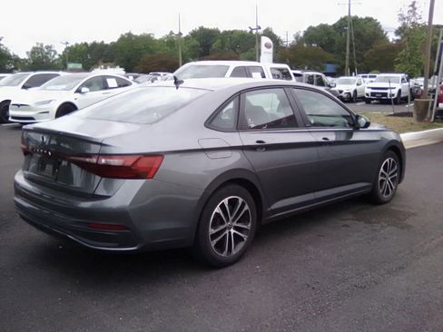 Used 2025 Volkswagen Jetta Sport FWD image 4