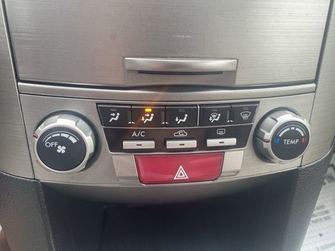 Used 2011 Subaru Outback 2.5i Premium image 13