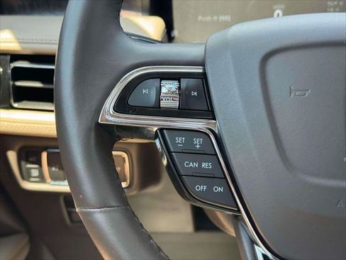 Used 2022 Lincoln Nautilus Reserve AWD/4WD image 25
