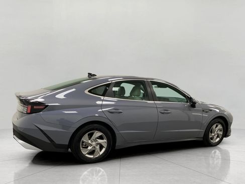 Certified 2025 Hyundai Sonata SE FWD image 2