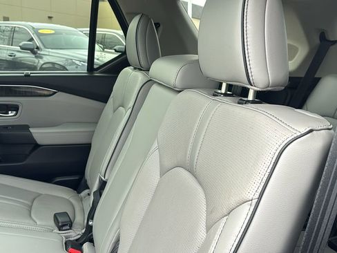 Used 2024 Honda Pilot Elite image 31