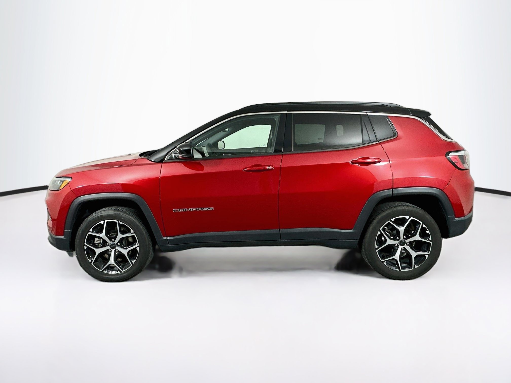 Used 2025 Jeep Compass Limited AWD/4WD image 4