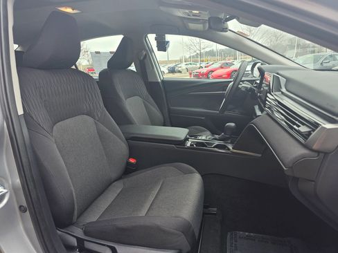 Used 2025 Toyota Camry LE image 7