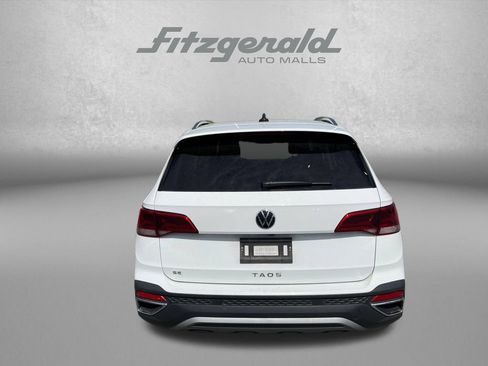 Used 2024 Volkswagen Taos SE FWD image 6