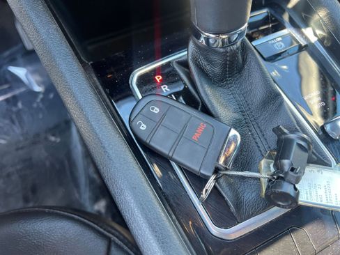 Used 2023 Jeep Compass Latitude image 21