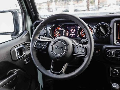Used 2023 Jeep Wrangler Unlimited Sport AWD/4WD image 18