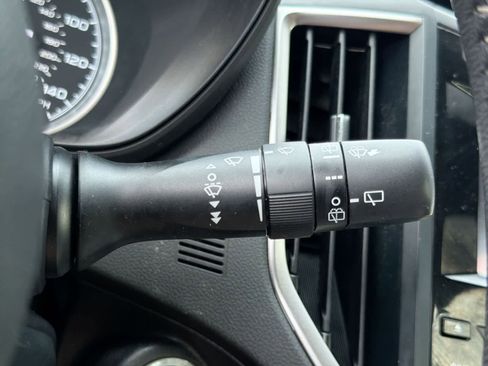 Used 2020 Subaru Forester Premium image 27