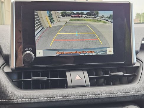 Used 2023 Toyota RAV4 XLE FWD image 14
