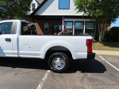 Used 2019 Ford F250 XL w/ Power Equipment Group RWD image 4