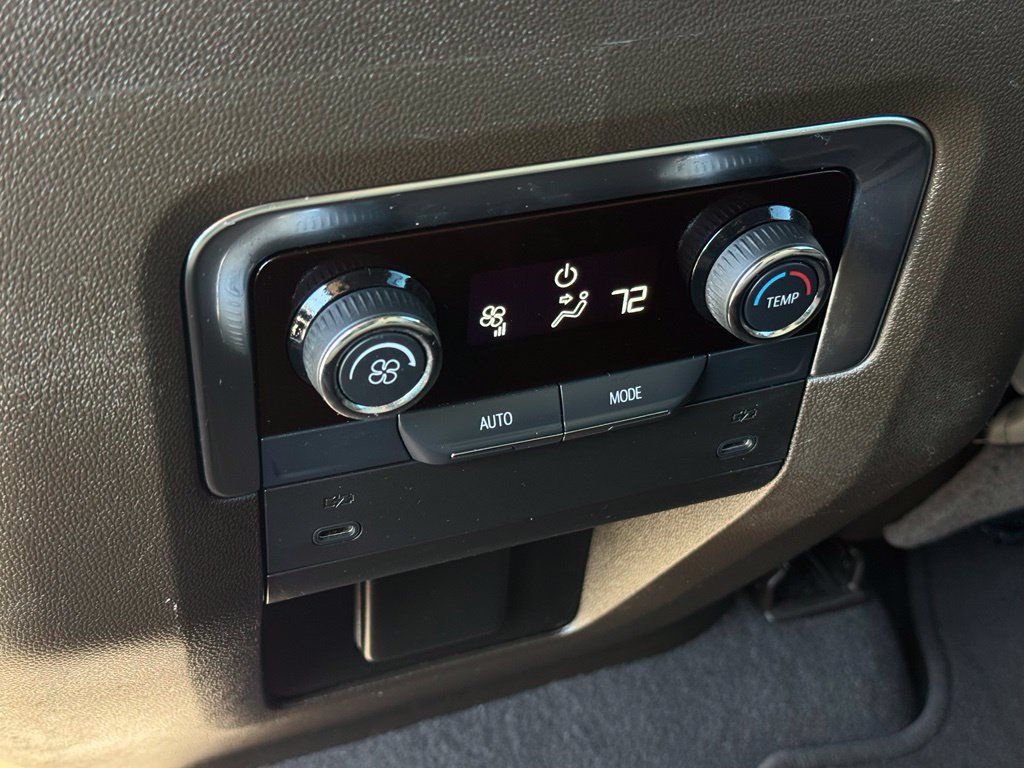 Used 2025 Chevrolet Tahoe LT RWD image 23