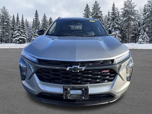 Used 2024 Chevrolet Trax RS image 11