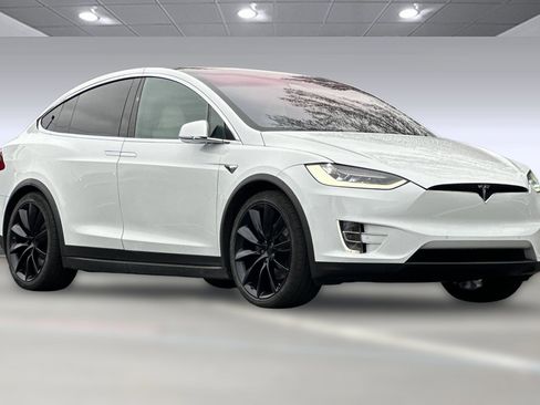 Used 2018 Tesla Model X 100D image 6