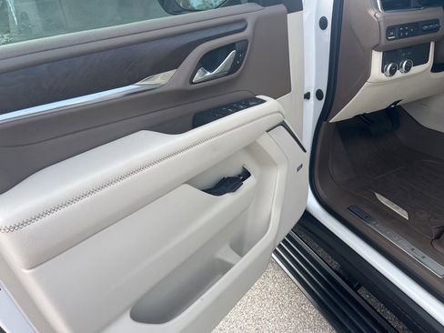 Used 2023 GMC Yukon Denali image 11