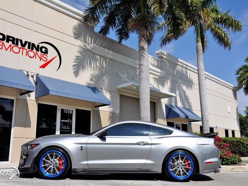 Used 2020 Ford Mustang Shelby GT500 w/ Technology Package image 33