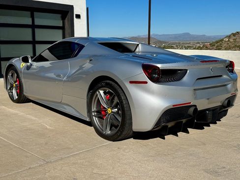 Used 2019 Ferrari 488 Spider image 12
