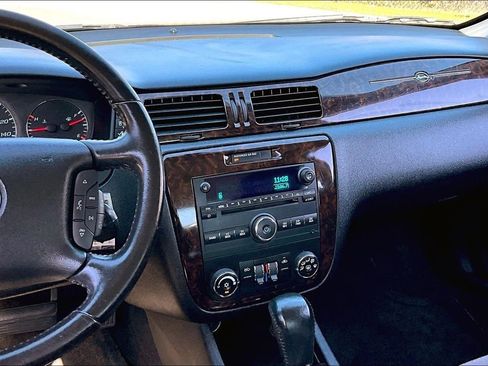 Used 2014 Chevrolet Impala LT w/ LT Sunroof Package image 8