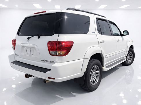 Used 2007 Toyota Sequoia SR5 image 3
