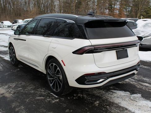 Certified 2024 Lincoln Nautilus Black Label image 7