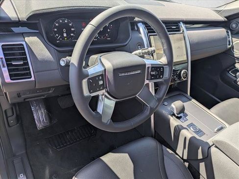 New 2026 Land Rover Discovery S AWD/4WD image 3