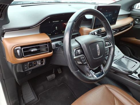 Used 2022 Lincoln Nautilus Reserve w/ Equipment Group 201A image 14