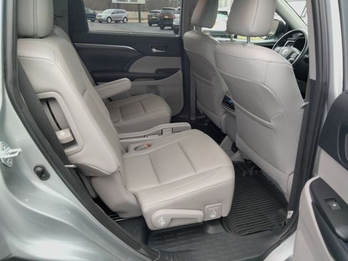 Used 2019 Toyota Highlander Limited image 14