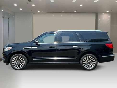 Used 2018 Lincoln Navigator L Reserve w/ Technology Package AWD/4WD image 2