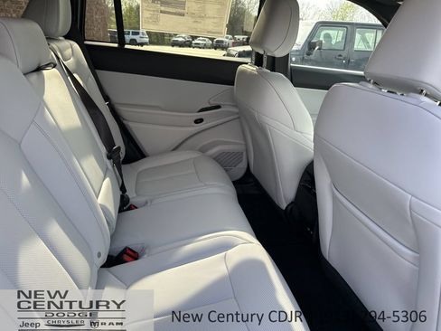 New 2026 Jeep Cherokee Limited AWD/4WD image 17