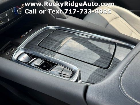 Used 2023 Buick Enclave Essence w/ Experience Buick Package AWD/4WD image 24