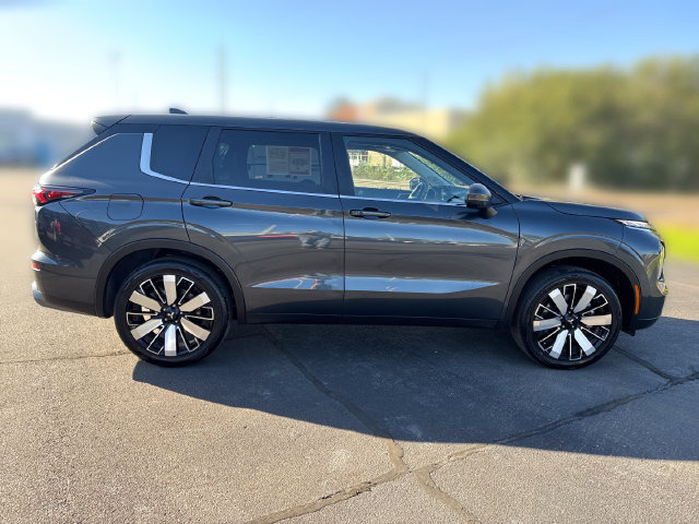 Used 2025 Mitsubishi Outlander SE AWD/4WD image 6