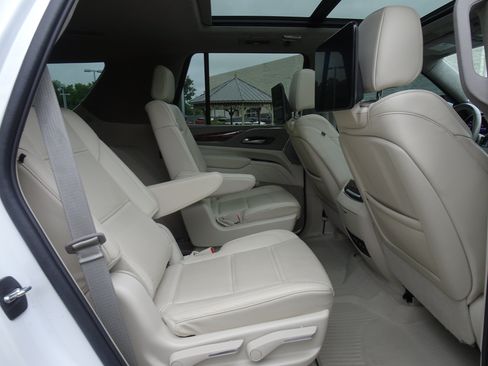 Used 2024 Cadillac Escalade Sport Platinum w/ LPO, ONYX Package AWD/4WD image 22