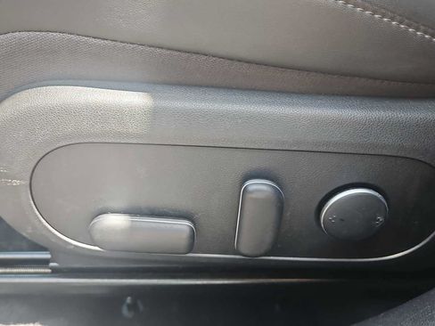 Used 2024 Hyundai Kona Limited FWD image 14